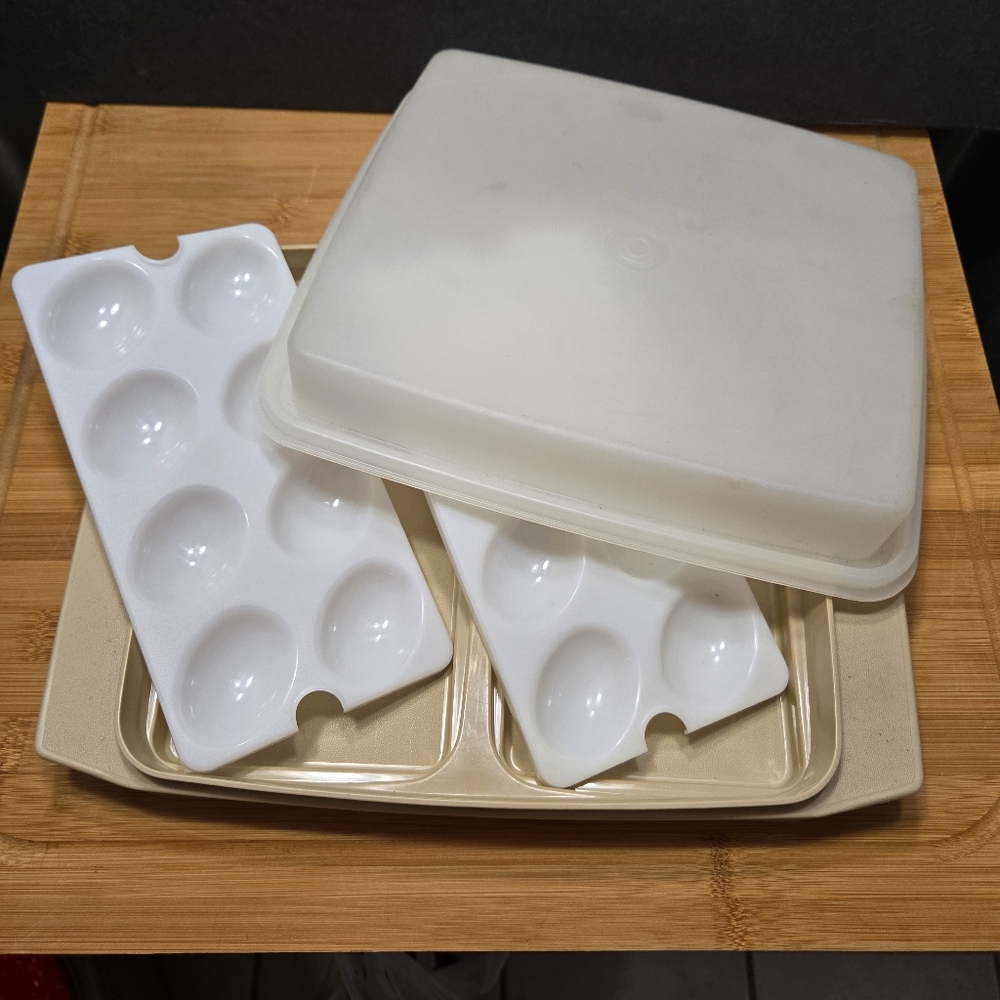 Vintage Tupperware Deviled Egg Container